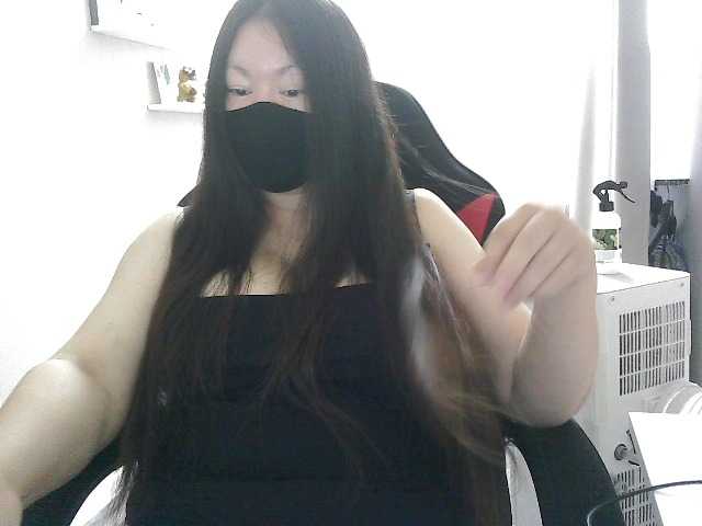 Lyana live cam
