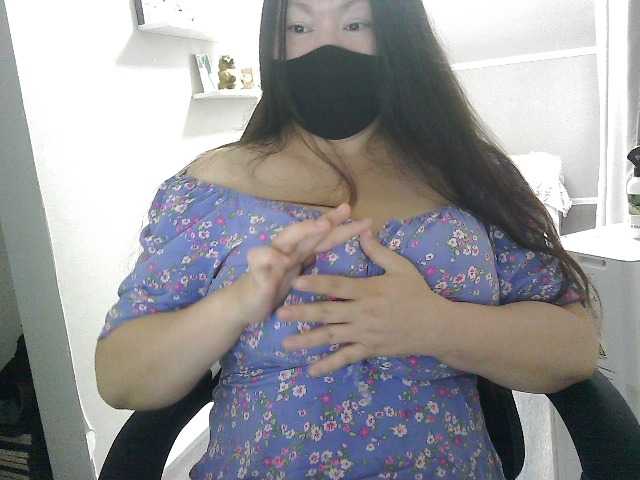 Lyana live cam on BongaCams