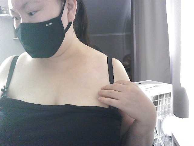 Lyana live cam on BongaCams