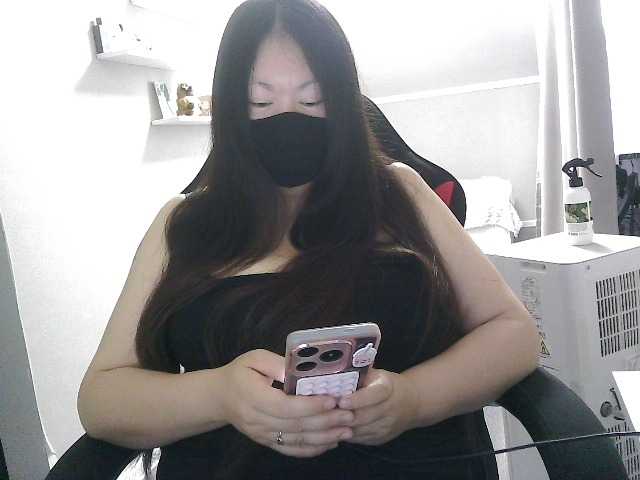 Lyana live webcam show
