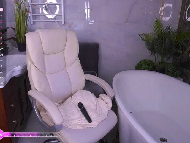 MadissonSoft live cam on BongaCams