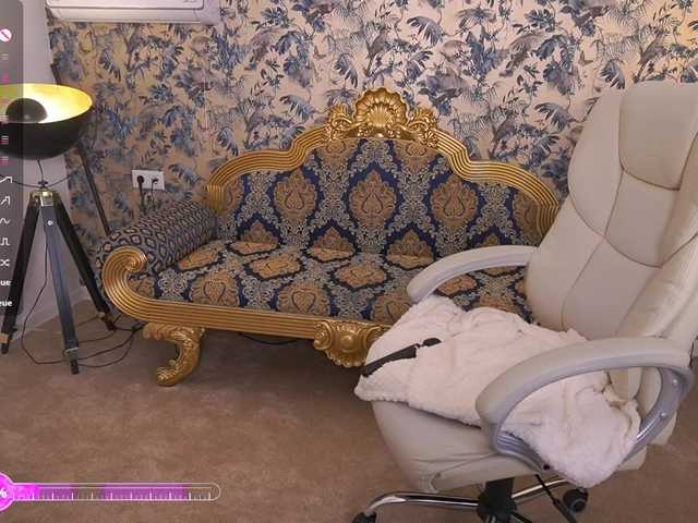 MadissonSoft's BongaCams show and profile