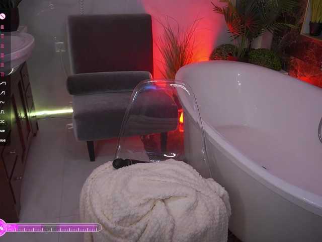 MadissonSoft's BongaCams show and profile