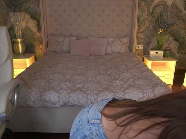 MadissonSoft live cam on BongaCams