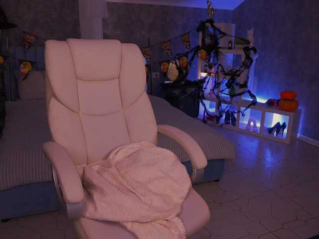 MadissonSoft live cam on BongaCams
