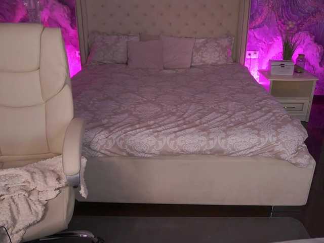 MadissonSoft live cam on BongaCams