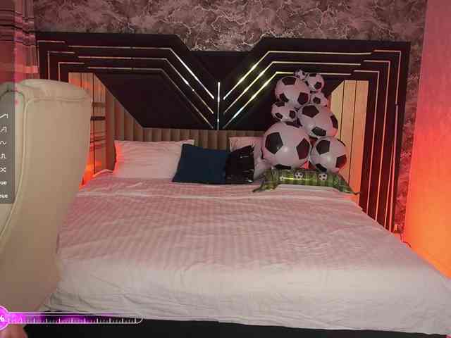MadissonSoft Sex Cam Show