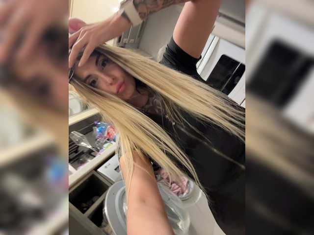 Redfoxygirl live cam on BongaCams
