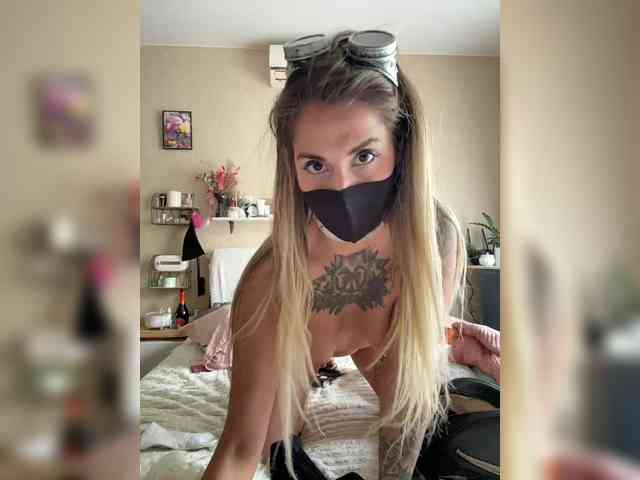 Redfoxygirl webcam