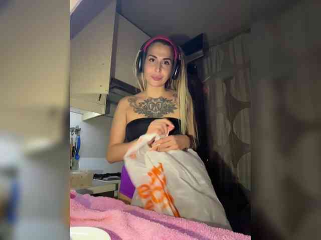 Redfoxygirl webcam