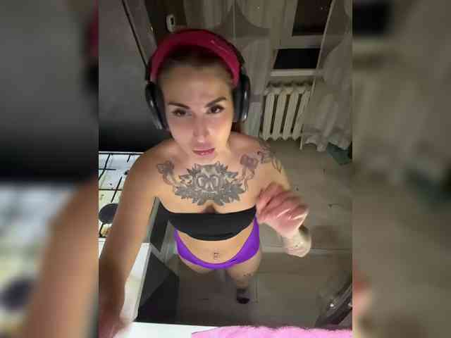 Redfoxygirl webcam