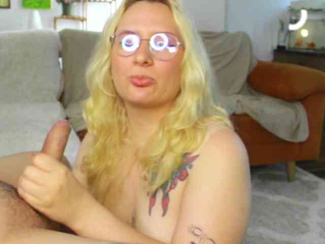 CherryAndAndy webcam