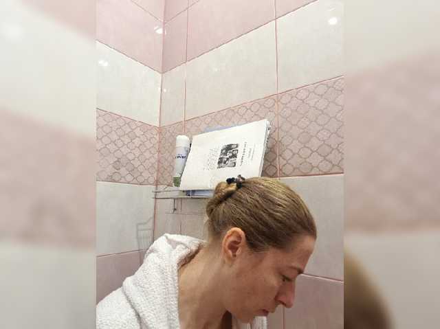 Boginechka live cam on BongaCams