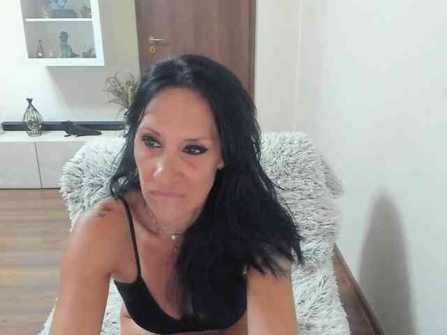 Catherinewils webcam