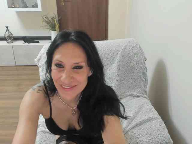 Catherinewils Live Webcam on BongaCams