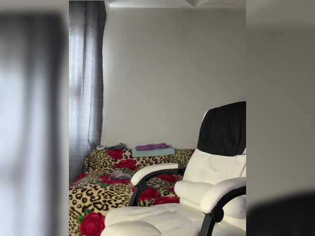 Eva-Bella's BongaCams show and profile