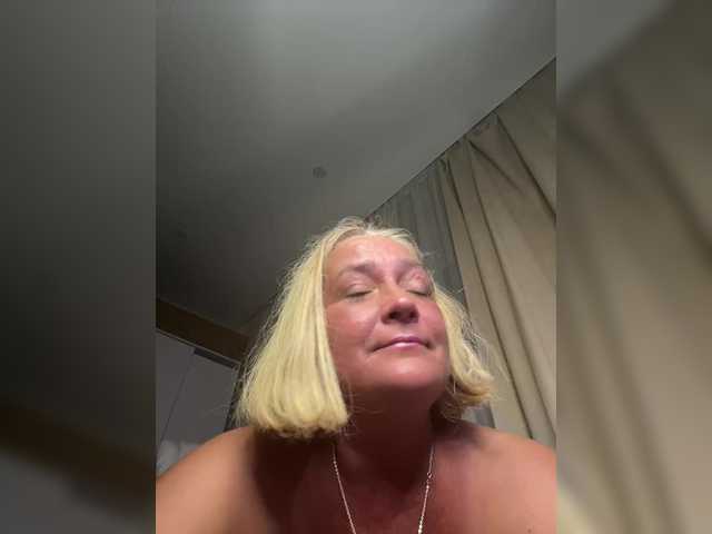 Eva-Bella live cam on BongaCams