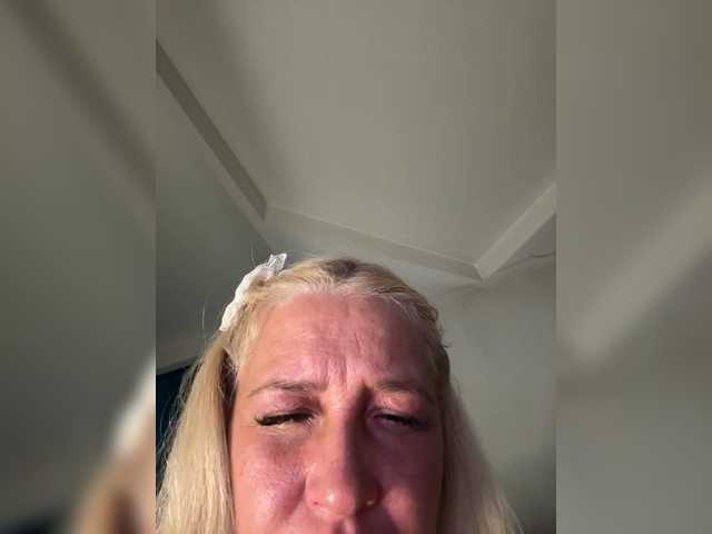 Eva-Bella live cam on BongaCams