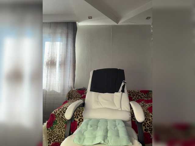 Eva-Bella's BongaCams show and profile