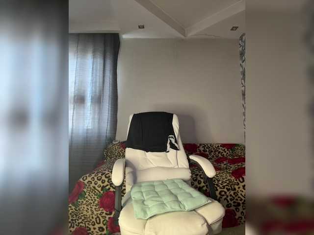 Eva-Bella's BongaCams show and profile