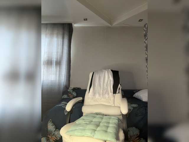 Eva-Bella's BongaCams show and profile