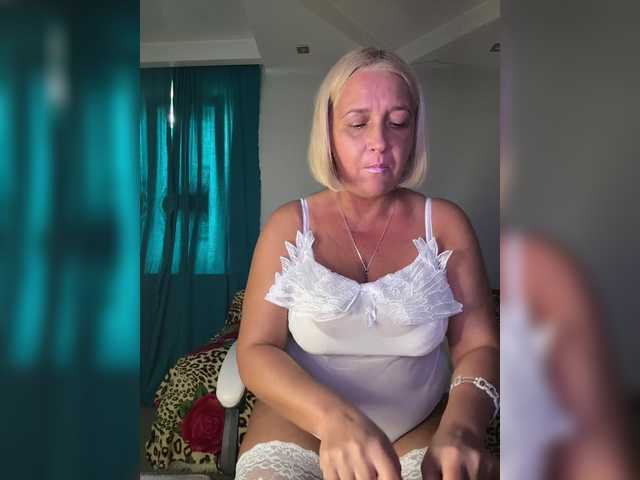 Eva-Bella live cam on BongaCams