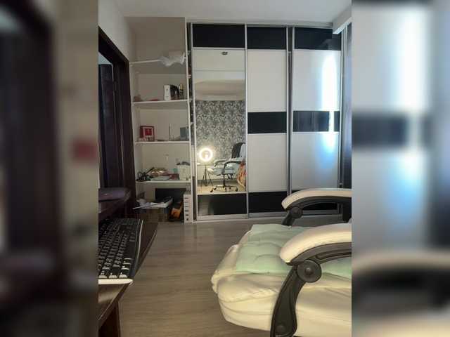 Eva-Bella's BongaCams show and profile