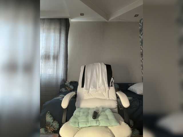 Eva-Bella's BongaCams show and profile