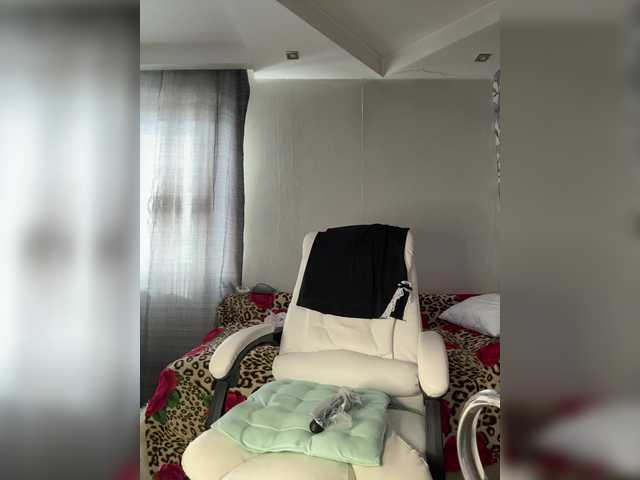 Eva-Bella's BongaCams show and profile