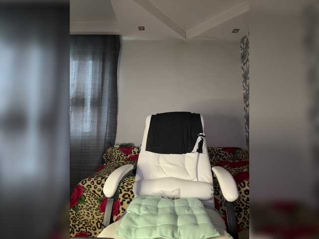 Eva-Bella's BongaCams show and profile