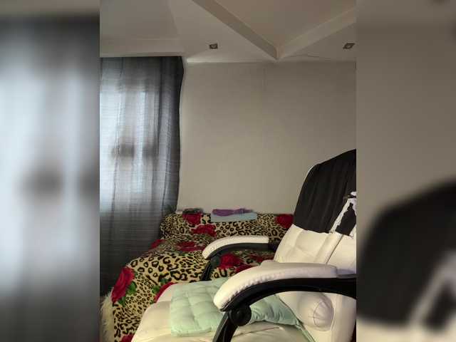 Eva-Bella's BongaCams show and profile