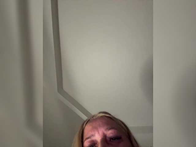 Eva-Bella's BongaCams show and profile