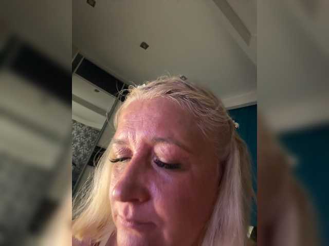 Eva-Bella live cam on BongaCams