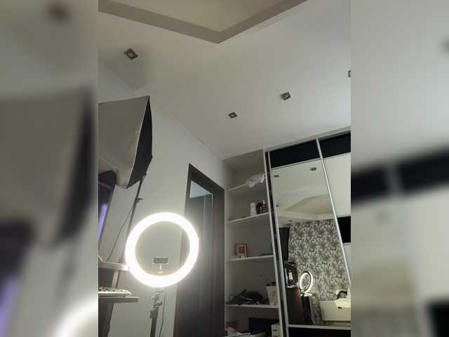 Eva-Bella's BongaCams show and profile