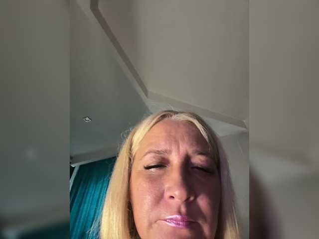 Eva-Bella live cam on BongaCams