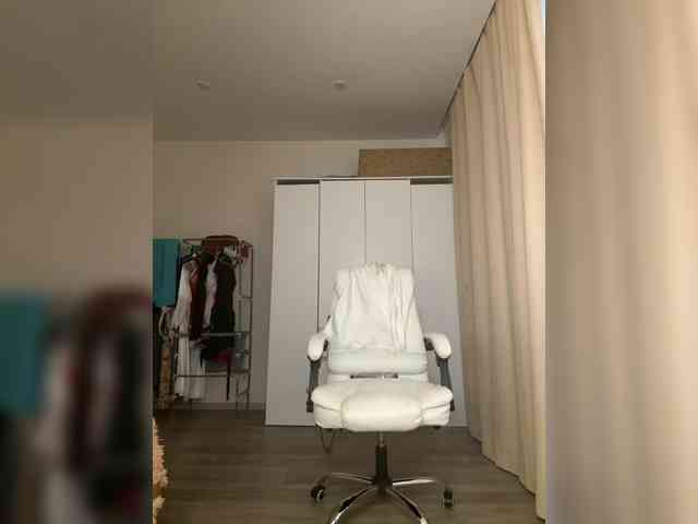 Eva-Bella webcam