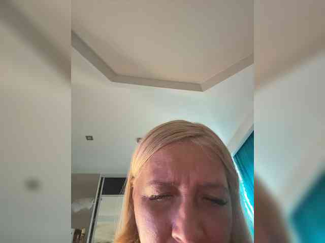 Eva-Bella webcam