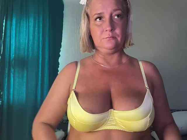 Eva-Bella webcam