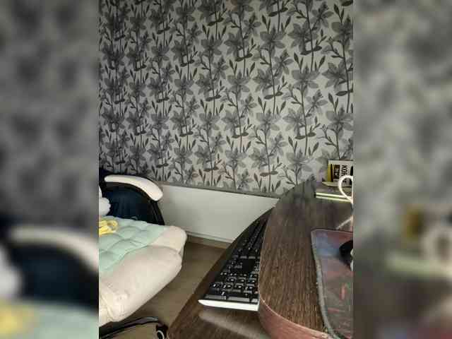 Eva-Bella webcam