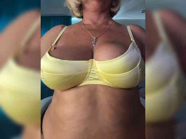 Eva-Bella webcam
