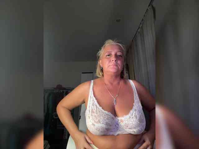 Eva-Bella webcam