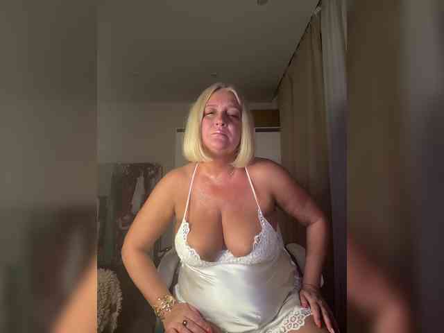 Eva-Bella webcam