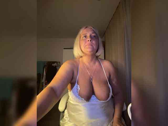 Eva-Bella webcam