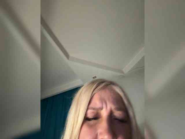 Eva-Bella Live Webcam on BongaCams