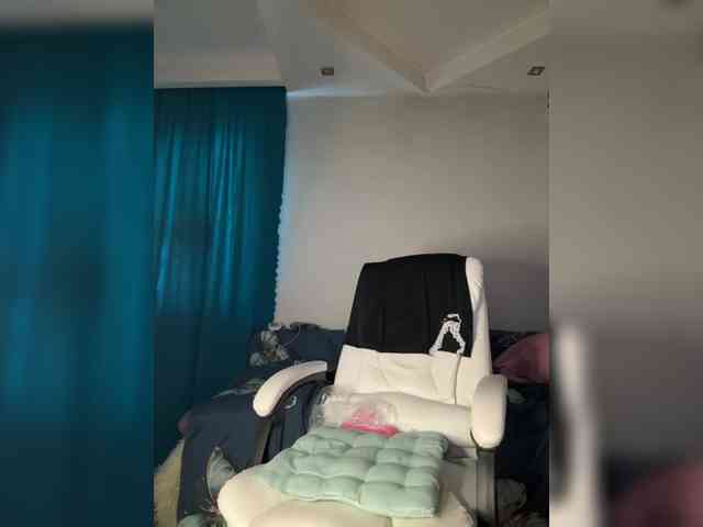 Eva-Bella webcam