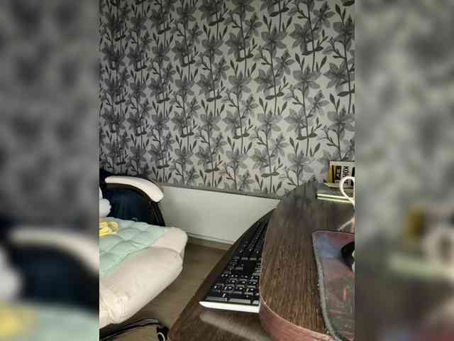 Eva-Bella webcam