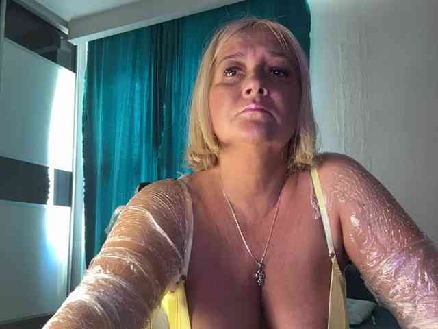 Eva-Bella webcam