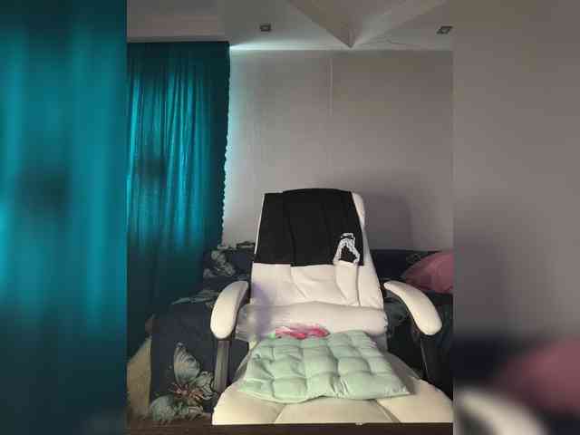 Eva-Bella webcam