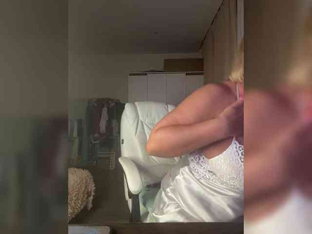 Eva-Bella webcam