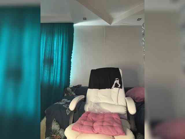 Eva-Bella webcam